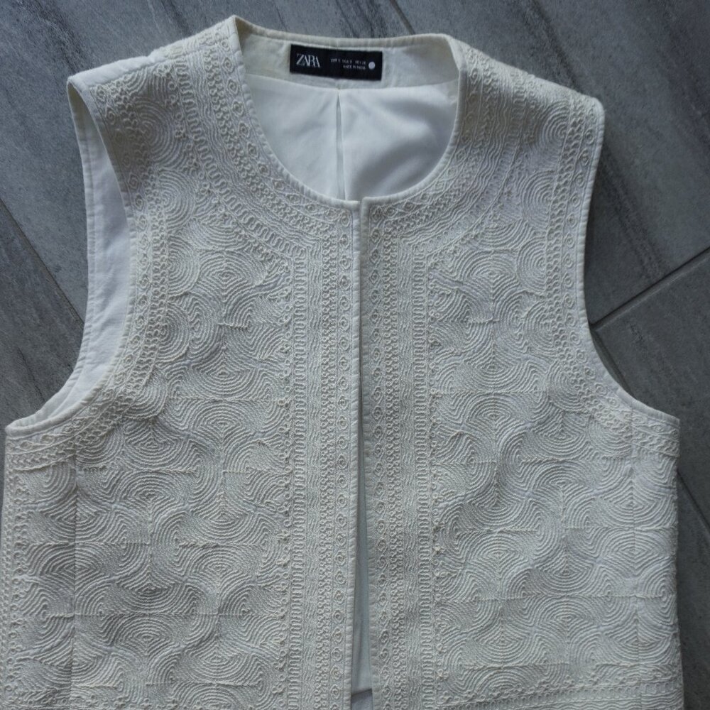 Zara Cream Embroidered Vest – Size S